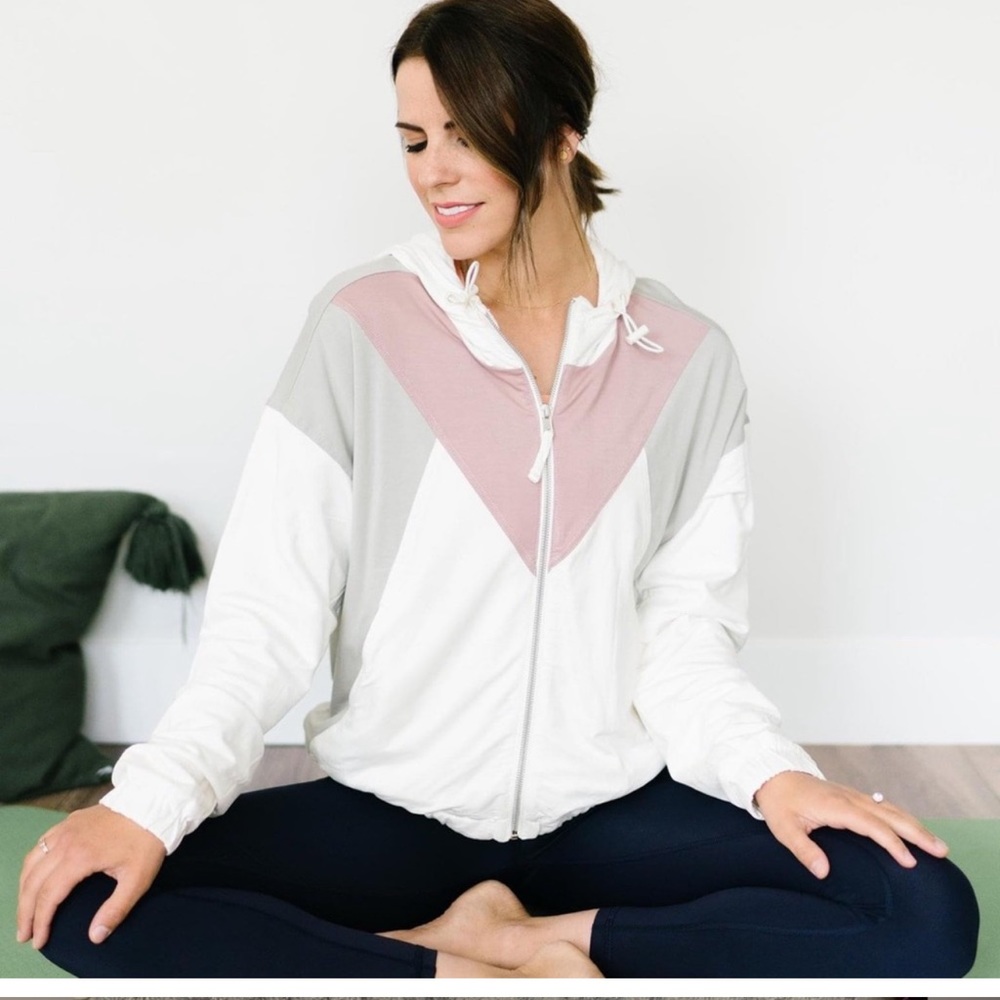 Zyia colorblock cream zip up hoodie